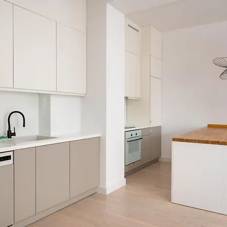 Plac Zbawiciela Deluxe *